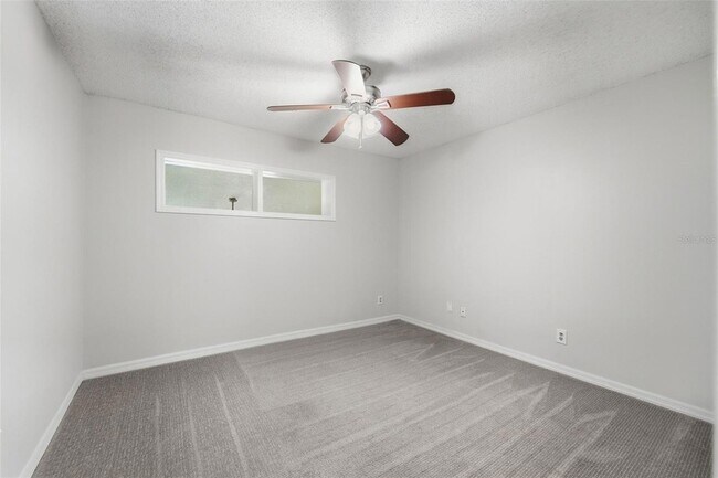 Building Photo - 525 Oak Haven Dr