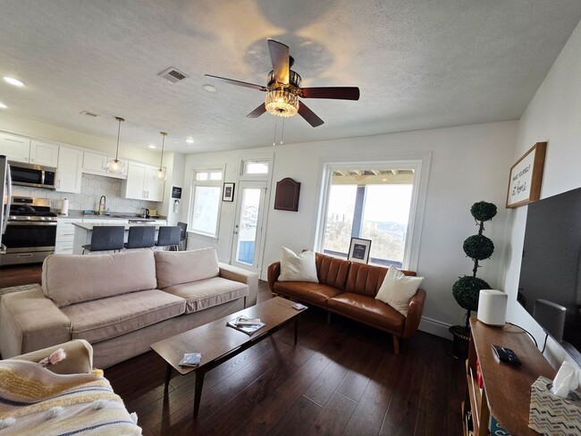 Building Photo - 9 Bailey Ave