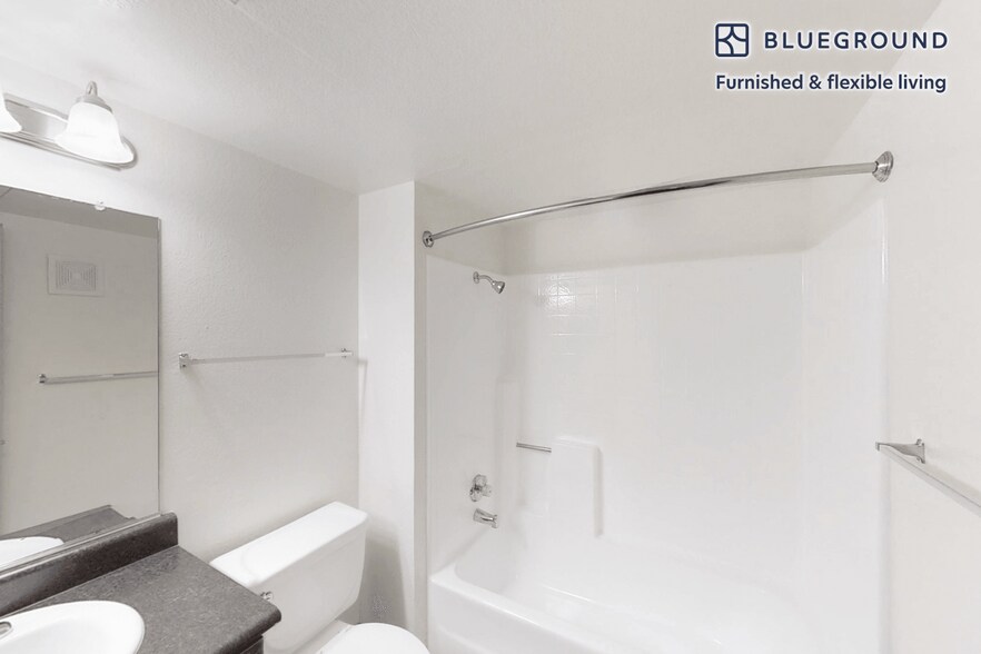 Building Photo - 111 Via Serena