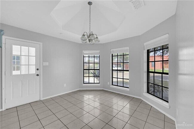 Building Photo - 18 Cassandra St