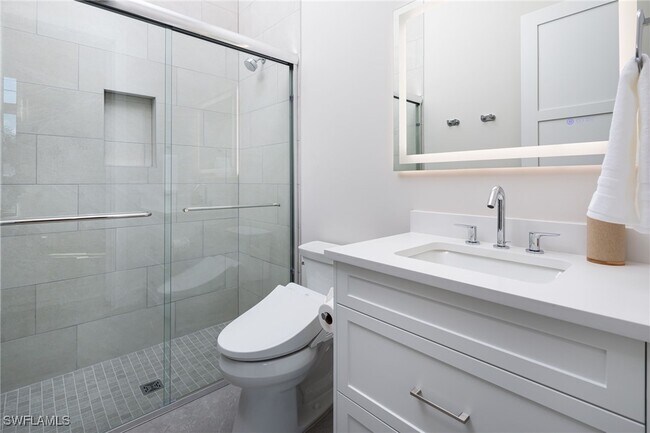 Building Photo - 1257 11th Ct N