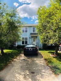 Building Photo - TOWNHOUSE - STAFFORD