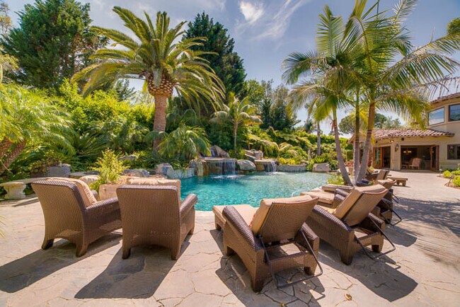 Primary Photo - 16889 Camino Lago De Cristal