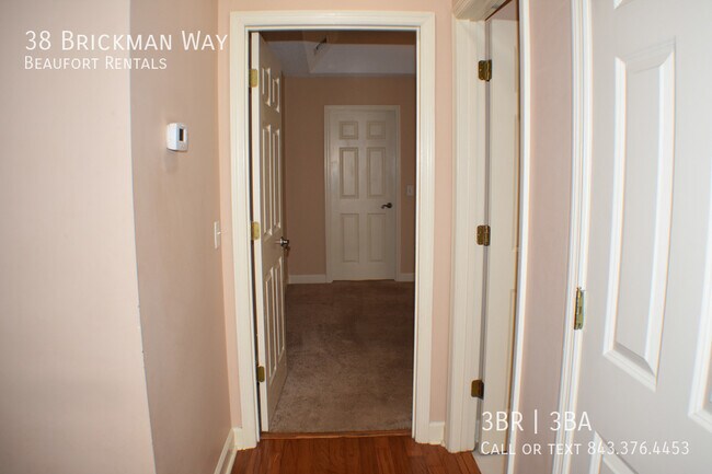 Building Photo - 38 Brickman Way