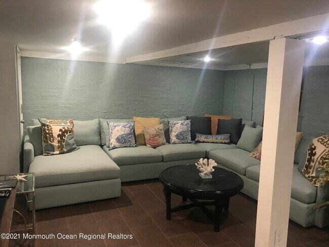 Building Photo - 24 Embury Ave