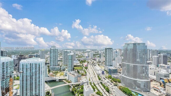 Building Photo - 200 Biscayne Blvd Way