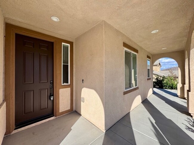 Building Photo - Stunning 2021 built 4 bedroom home for LEA...