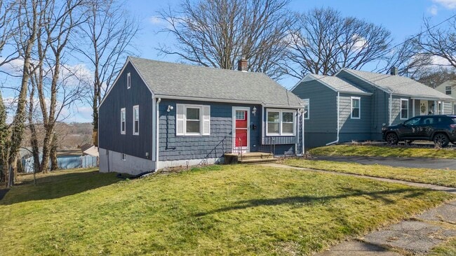 Building Photo - 27 Strathmore Rd