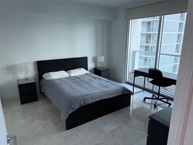 Building Photo - 500 Brickell Ave