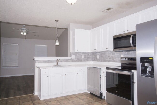 Building Photo - 109 Sandy Hollow Dr NW