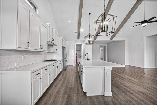 Building Photo - 2600 Golden Palms Ln