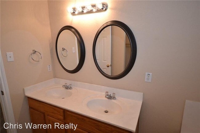 Building Photo - 504 Lafayette Square Dr
