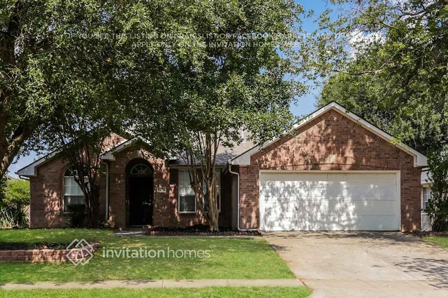 Building Photo - 2800 Lakeside Dr