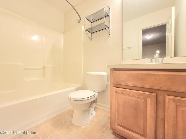 Building Photo - 915 Scrub Jay Dr