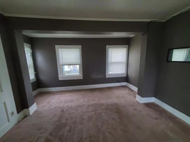 Building Photo - 202 W High St