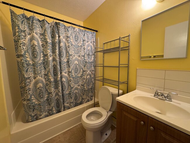 Building Photo - Myrtle Beach - 2 Bedroom / 1.5 Bathroom To...