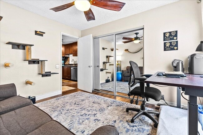 Building Photo - Corner end unit Two Bedroom Two Bath Townh...