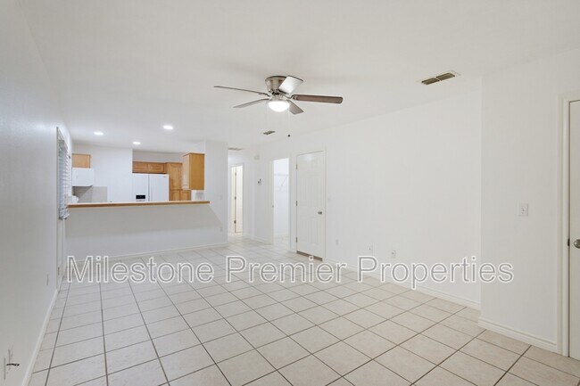 Building Photo - 1021 Rice St