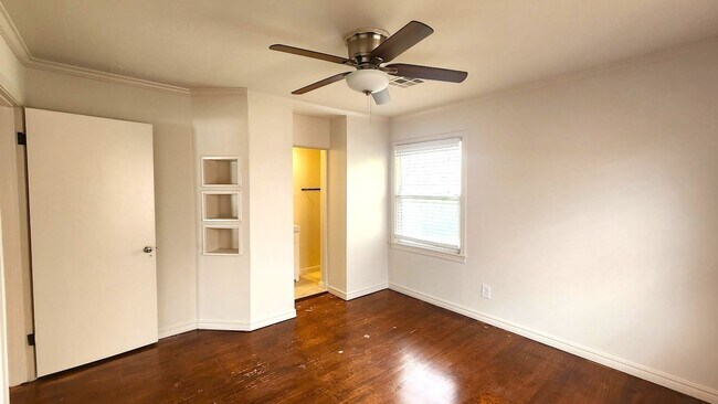 Building Photo - 621 NW 54th St