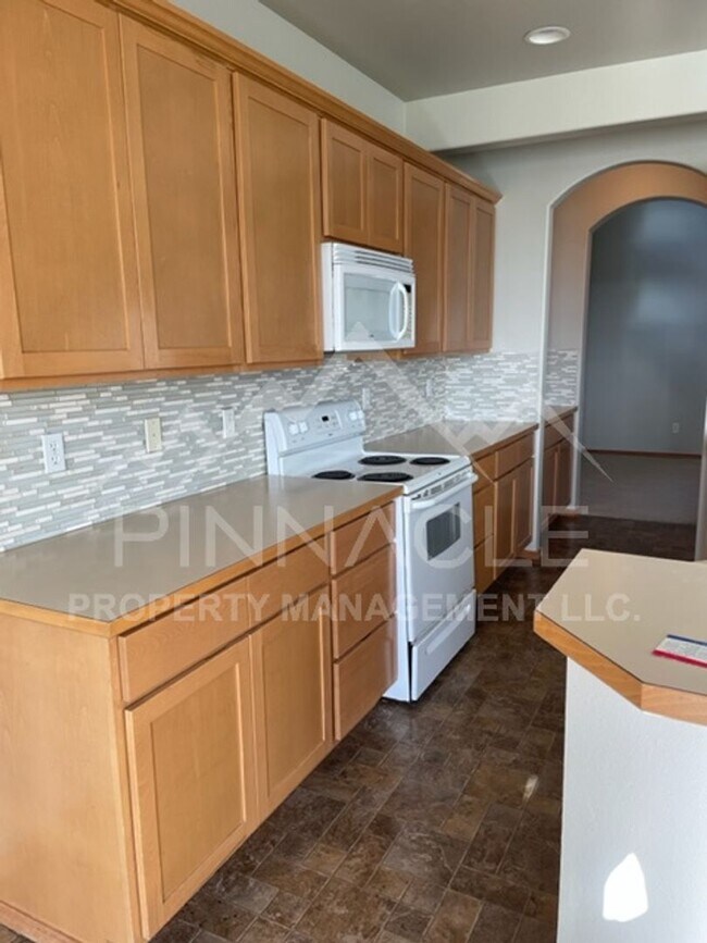 Building Photo - 1808 Clearview Dr