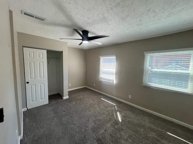 Building Photo - Updated 2-Bed Gem with Natural Light in the Heart of Covington