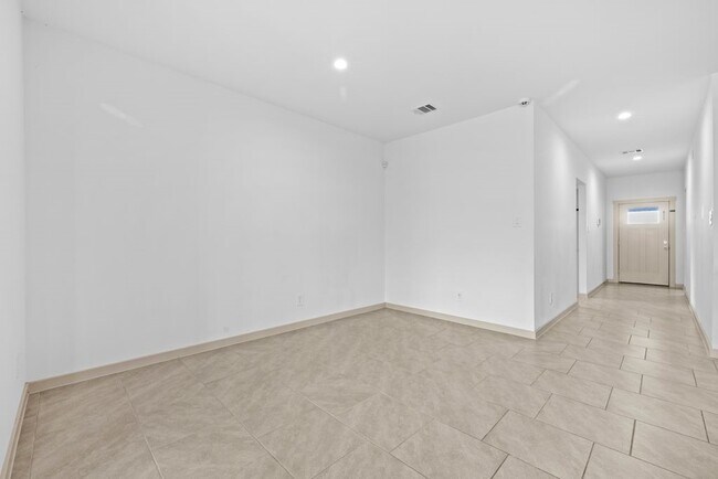 Building Photo - 4903 Pne Hvn Ln