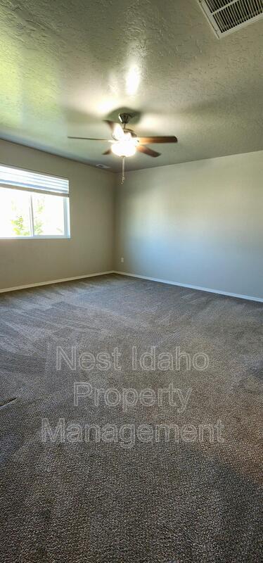 Building Photo - 2316 N Mountain Ash Ave