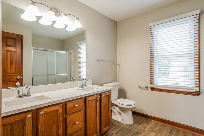 Building Photo - 1113 Buttercup Ln
