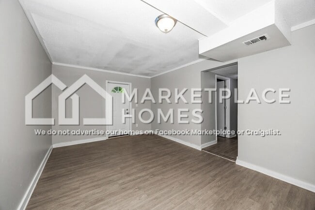 Building Photo - 4028 Sewall Dr SW