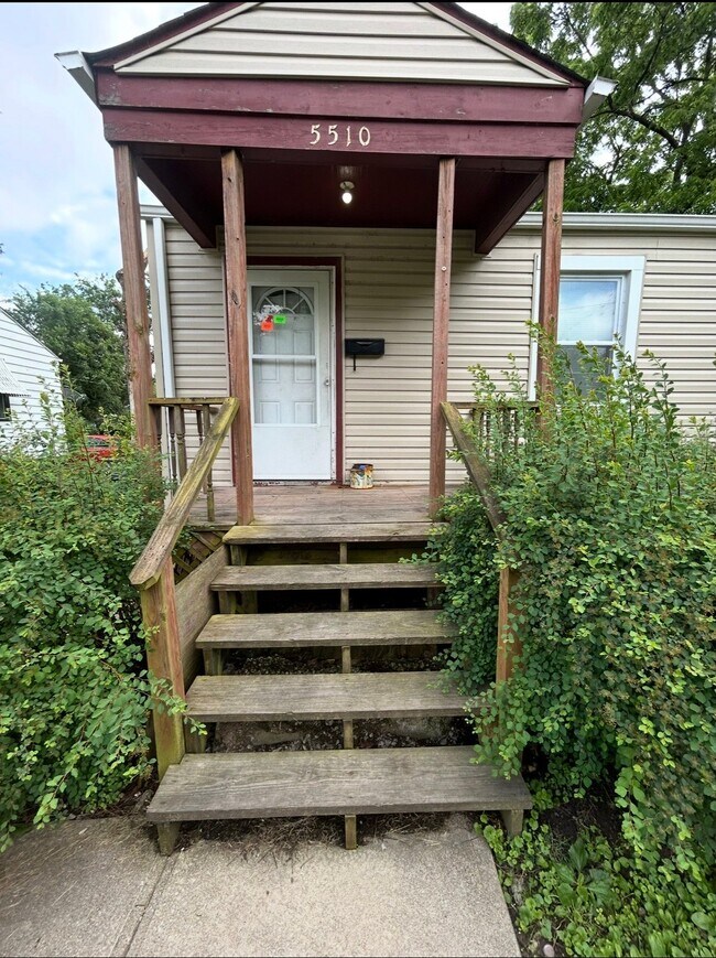 Building Photo - 5510 Avon Pl