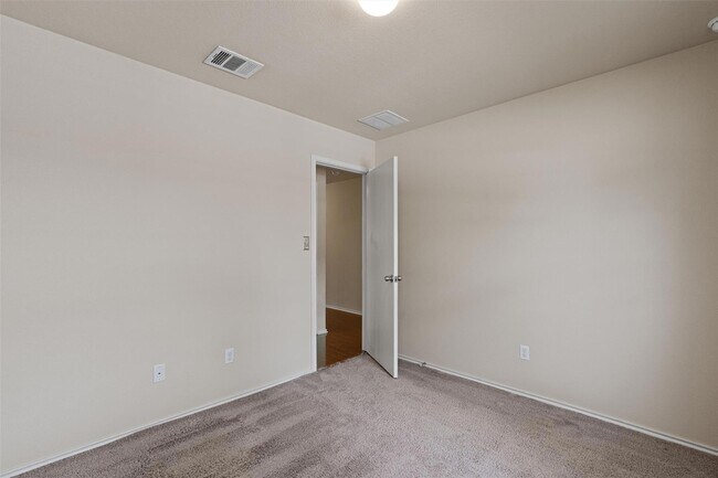 Building Photo - 15012 Parrish Ln