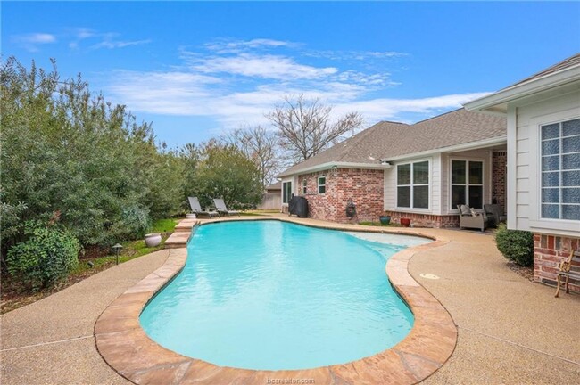 Building Photo - IMMEDIATE MOVE IN! Gorgeous 4 bedroom 3 ba...