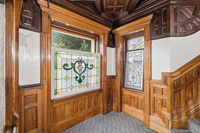 Building Photo - 61 Orchard Ave