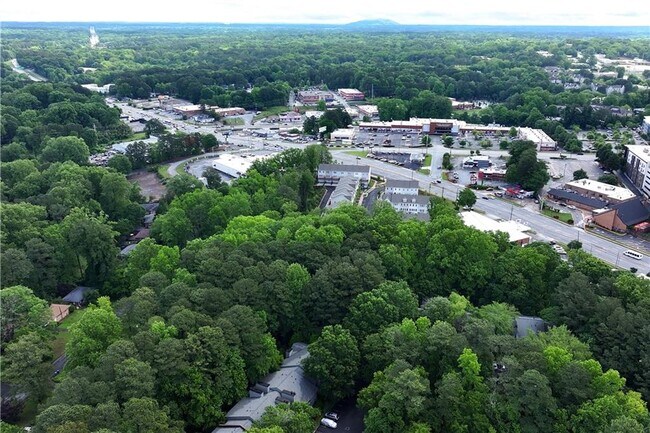 Building Photo - 1405 Tuxworth Cir