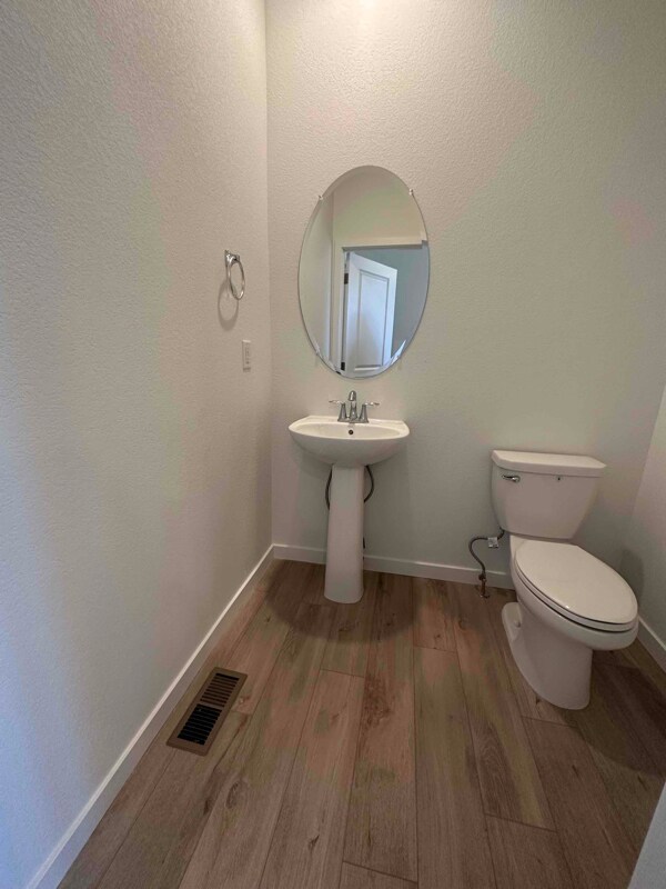 Building Photo - 5418 Euclid Dr