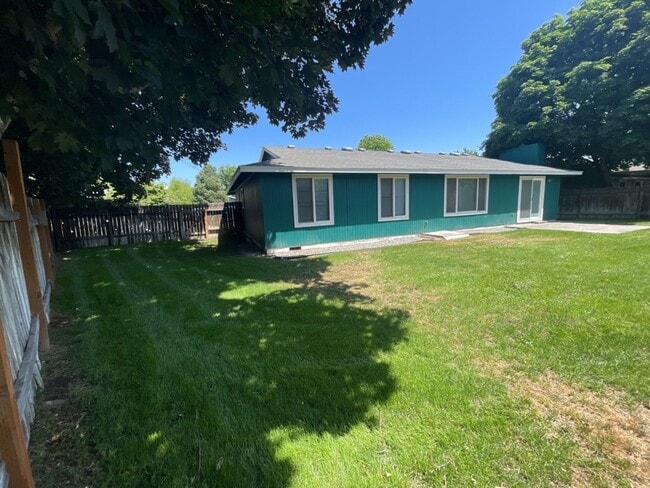 Building Photo - 8125 W Imnaha Ave