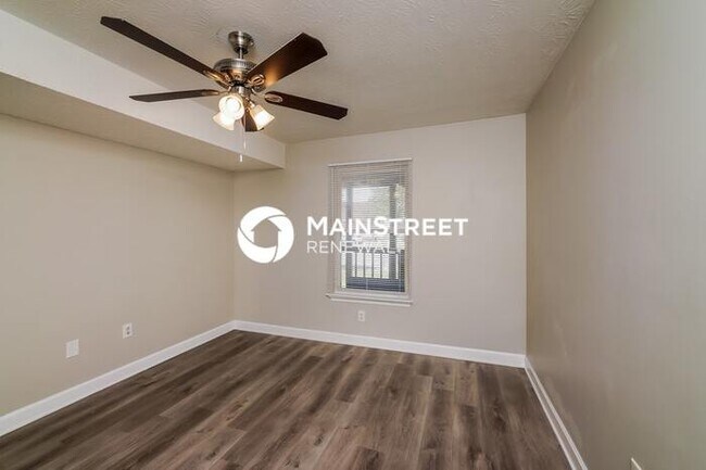 Building Photo - 3 Bedroom Pet-Friendly Home in Louisville,...