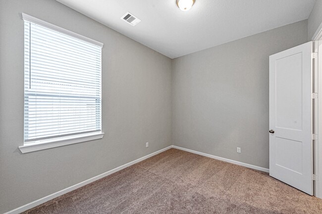 Building Photo - 4215 Haven Crest Ln