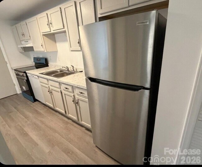 Building Photo - 9333 Old Concord Rd