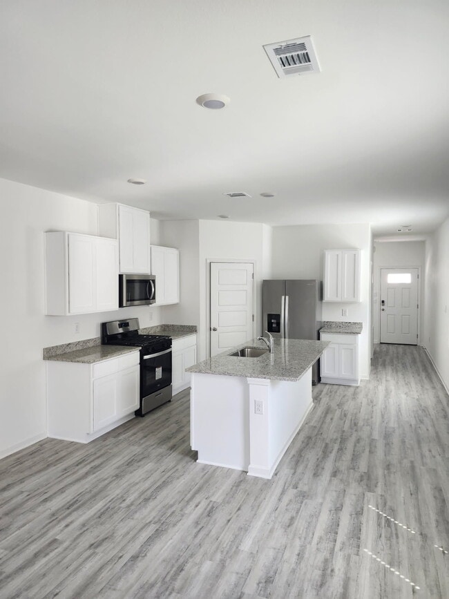 Building Photo - 908 Pelican Lakes Pkwy
