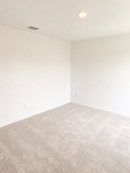 Building Photo - 427 Bower Dr