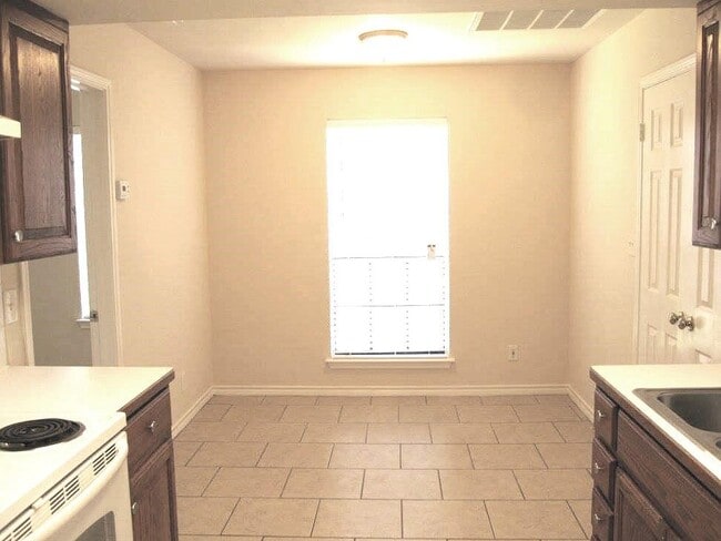 Building Photo - 9601 Amberglen Blvd