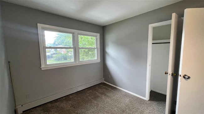 Building Photo - 133 Iceland Dr