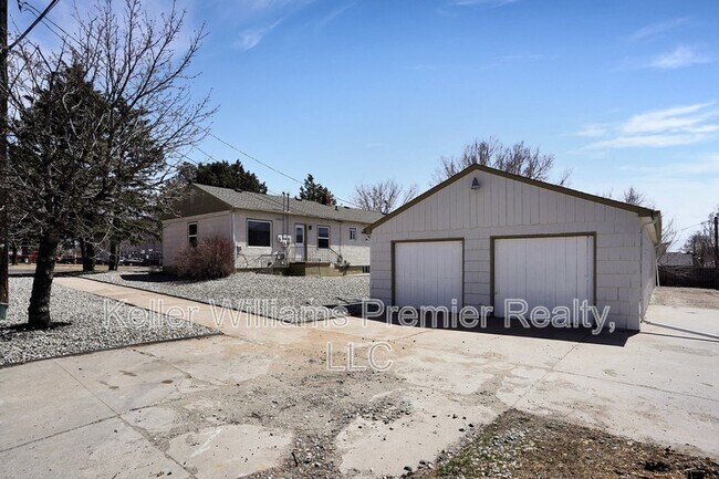 Building Photo - 730 North Meade Ave