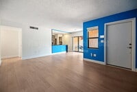 Building Photo - 201 W Park Dr