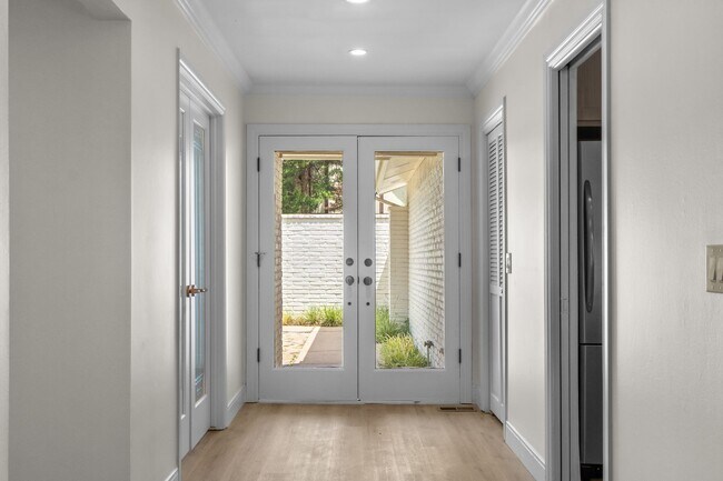 Building Photo - Totally renovated open concept with vaulted ceilings