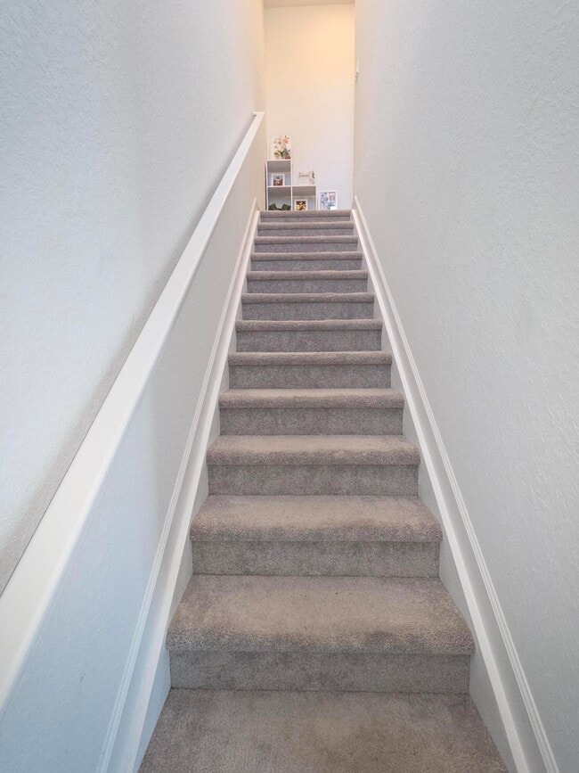 Building Photo - 512 Rivergrass St