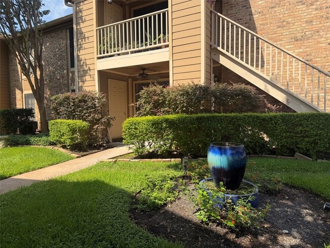 Building Photo - 1311 Antoine Dr