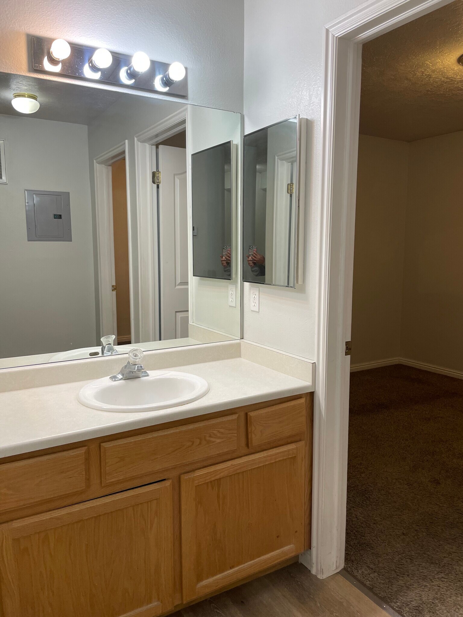 Building Photo - 1420 W Salvia Pl