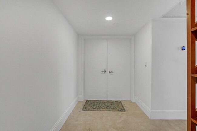 Building Photo - 5200 N Ocean Dr